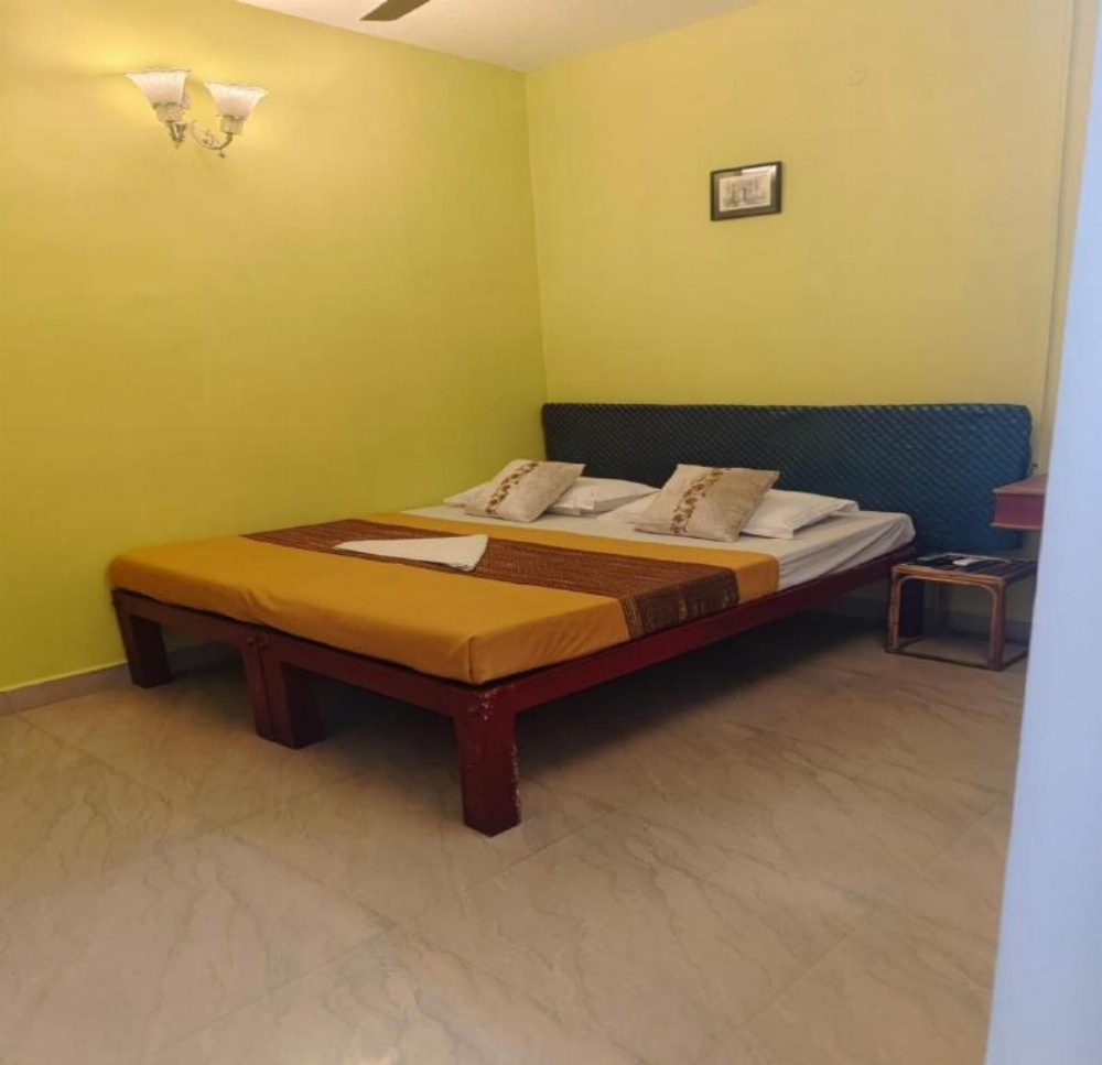 Room image 4